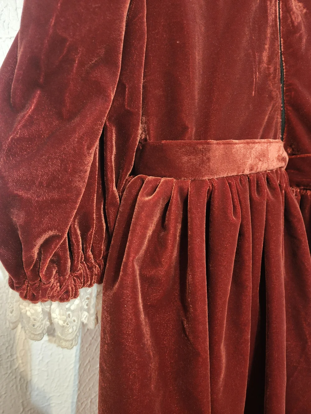 Vintage Style Velvet Maxi Dress with Lace Trim - Rust Color